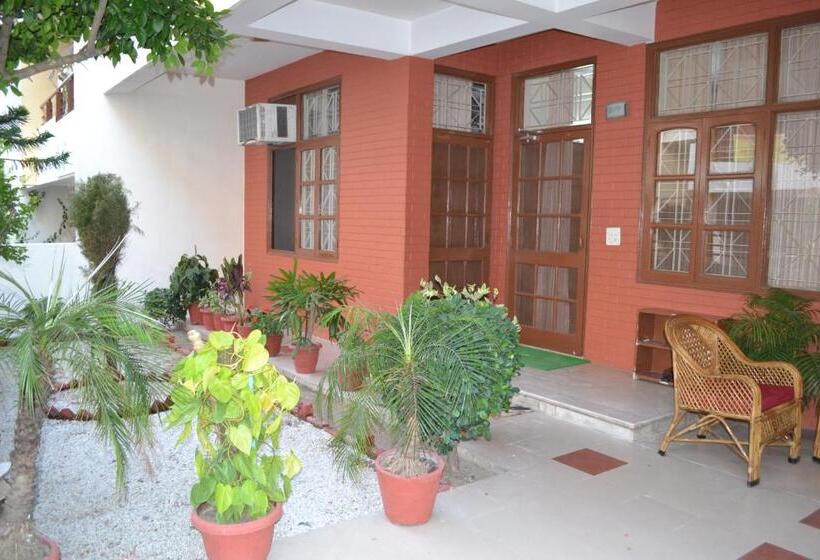 Bed and Breakfast Raj Cottage Ganga Vatika
