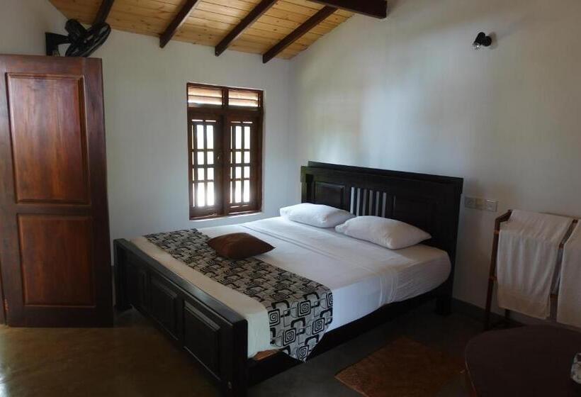 호텔 Ganesh Garden Beach Cabanas