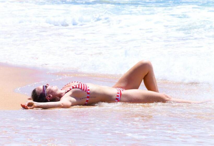 호텔 Ganesh Garden Beach Cabanas