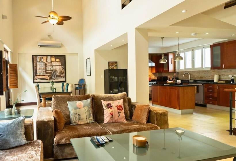 Отель La Concordia  Boutique