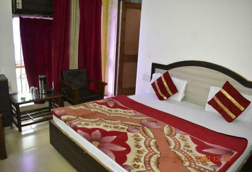 בית מלון כפרי Rama Palace Katra