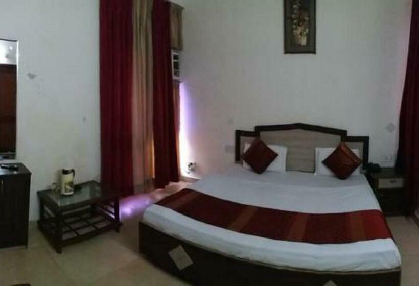 בית מלון כפרי Rama Palace Katra