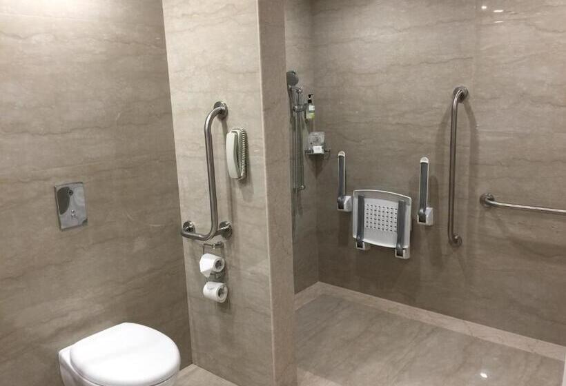 Lemon Tree Hotel, Sector 60, Gurugram