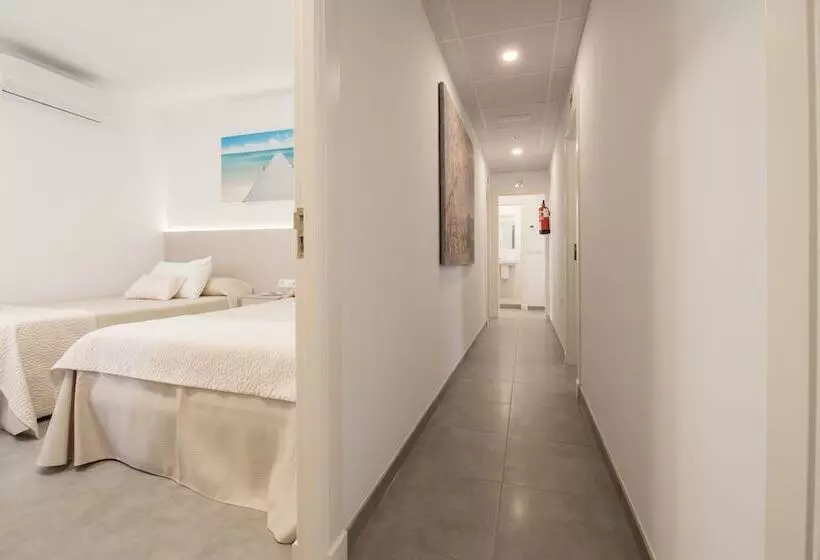 پانسیون Hostal Romerito