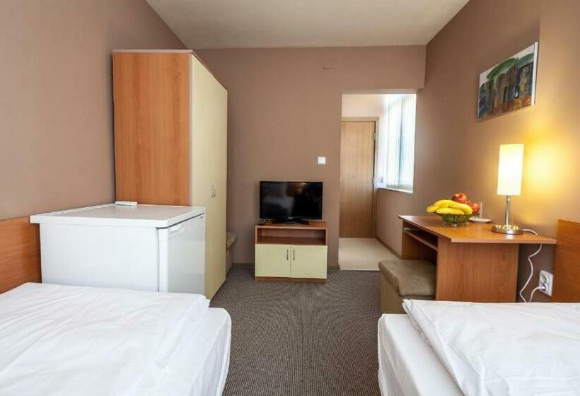 펜션 Panorama Top Floor Rooms In Hotel Tundzha