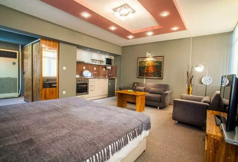 Majatalo Panorama Top Floor Rooms In Hotel Tundzha