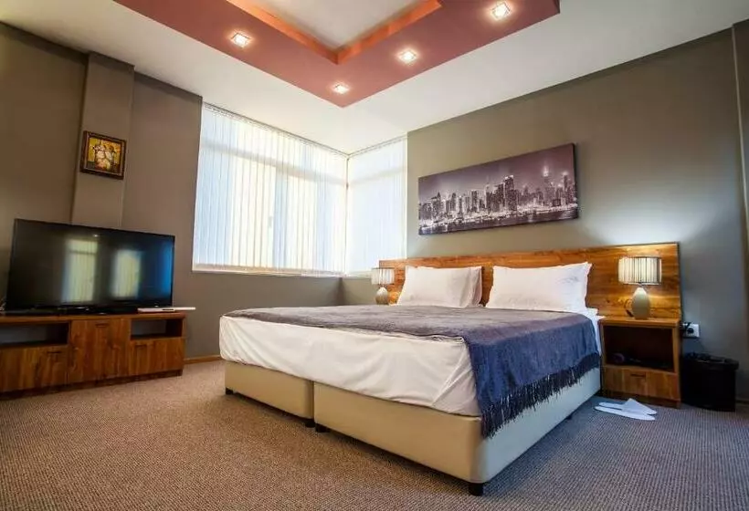 Majatalo Panorama Top Floor Rooms In Hotel Tundzha