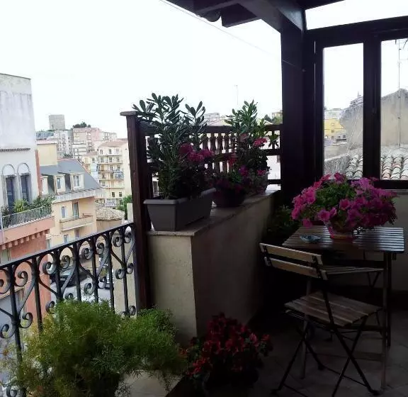 تختخواب و صبحانه Antica Dimora Historic Building