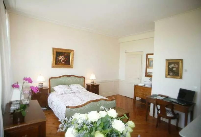 ベッドアンドブレックファースト Chambres D'hotes Autour De La Rose