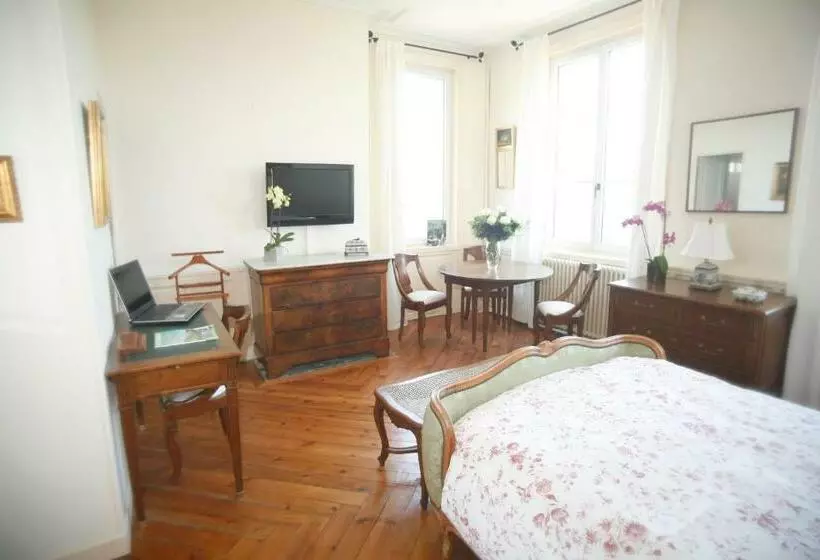 ベッドアンドブレックファースト Chambres D'hotes Autour De La Rose