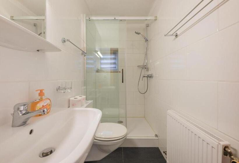 تختخواب و صبحانه Pension Steinadler