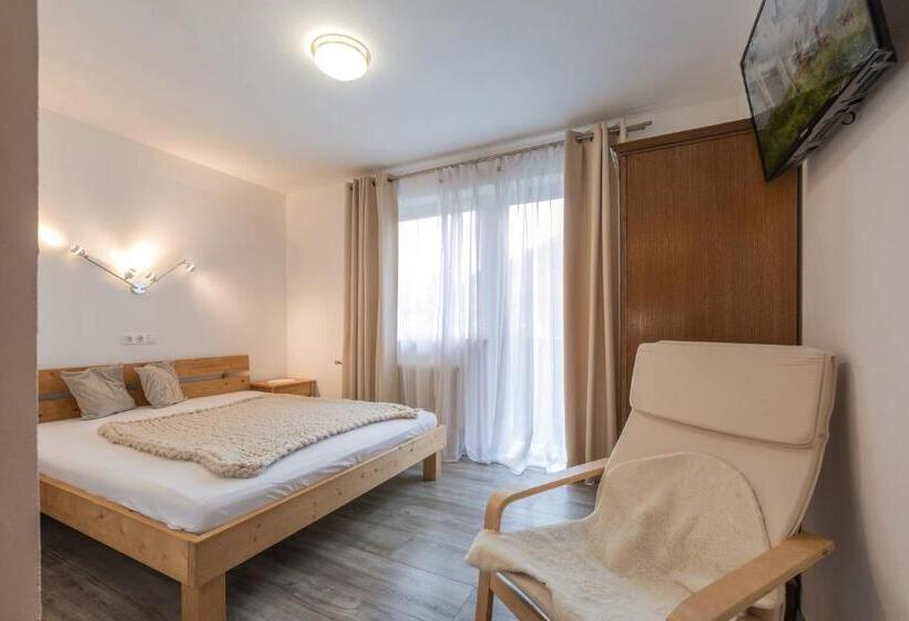 تختخواب و صبحانه Pension Steinadler