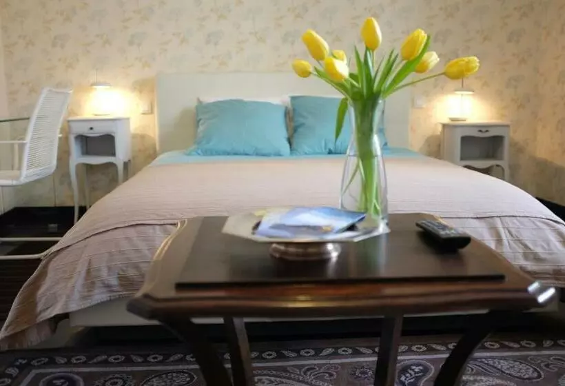 Aamiaismajoitus (B&B) Villa Mons