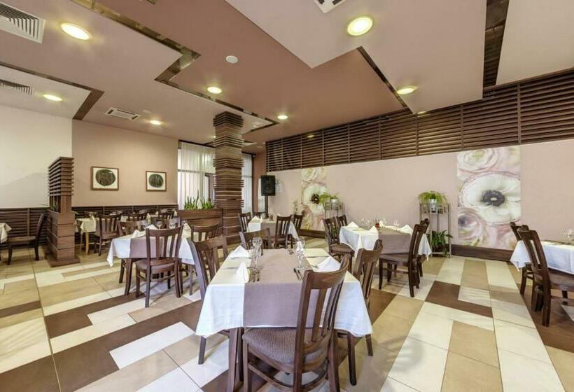 בית מלון כפרי Arena