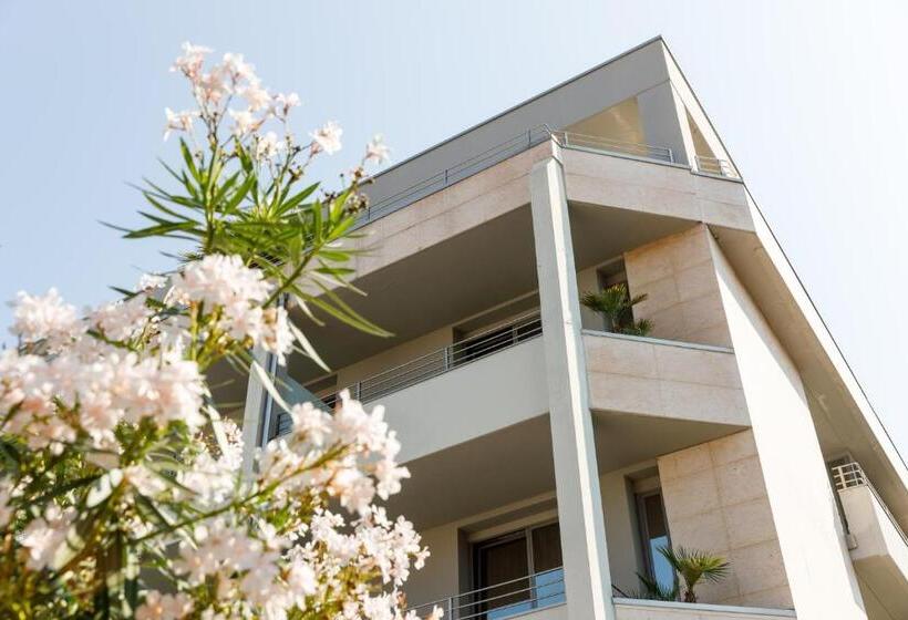 בית מלון כפרי Idania