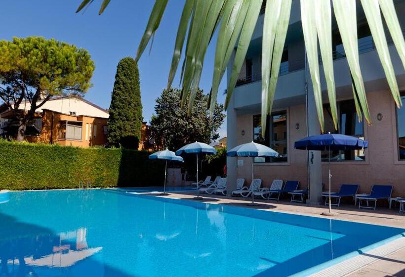 בית מלון כפרי Idania