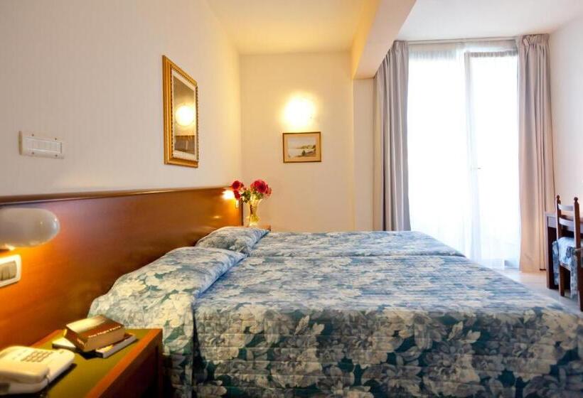 בית מלון כפרי Idania