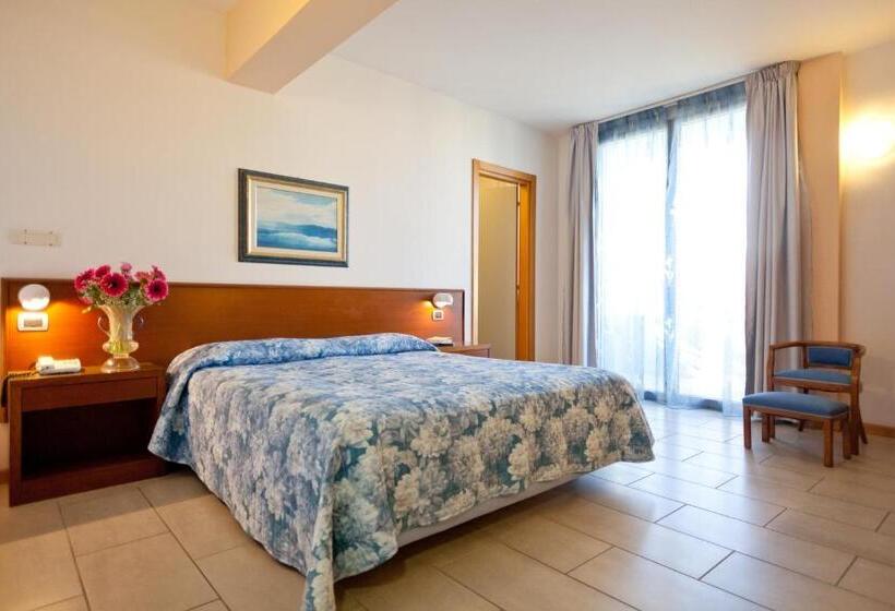 בית מלון כפרי Idania