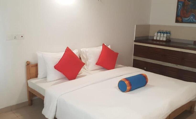 Hotel Rockside Cabanas