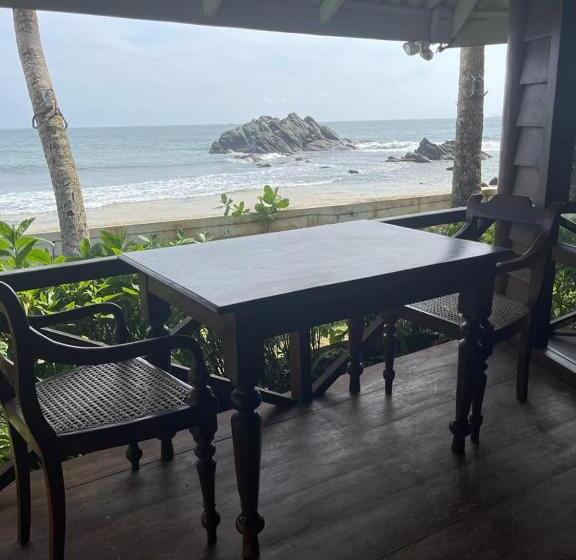 Hotel Rockside Cabanas