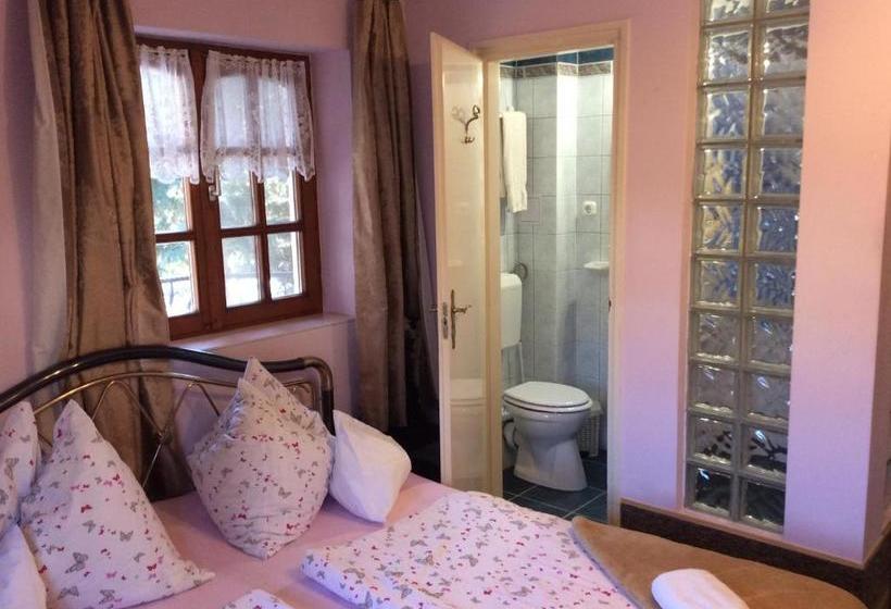 Ilona Kis Kastély Panzió