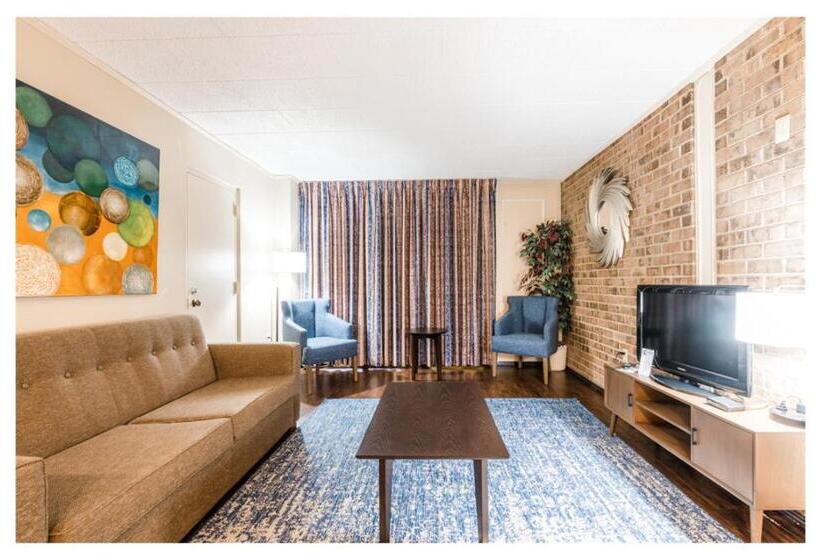 בית מלון כפרי Altoona Grand