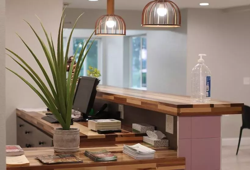 호텔 Arya Inn & Suites