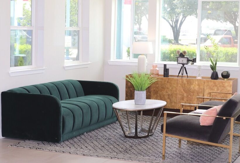 酒店 Arya Inn & Suites