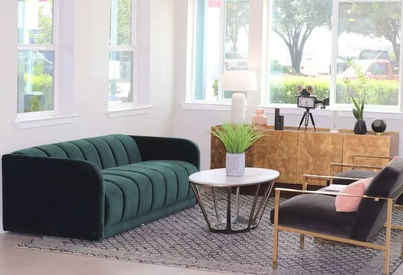 호텔 Arya Inn & Suites