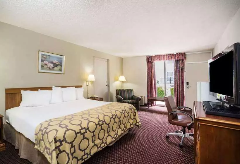 هتل Baymont By Wyndham Johnson City