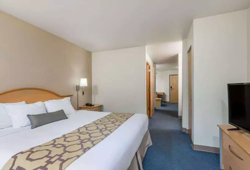 Отель Baymont By Wyndham Noblesville