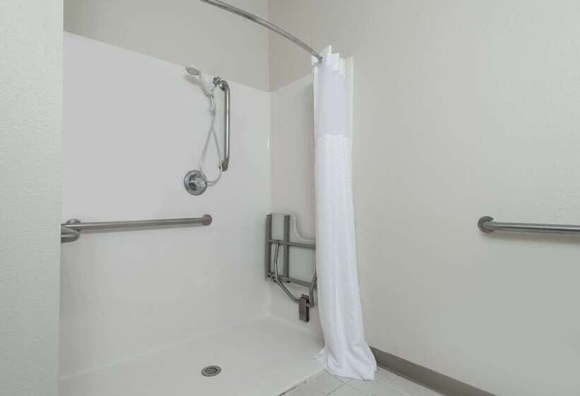 Отель Baymont By Wyndham Noblesville