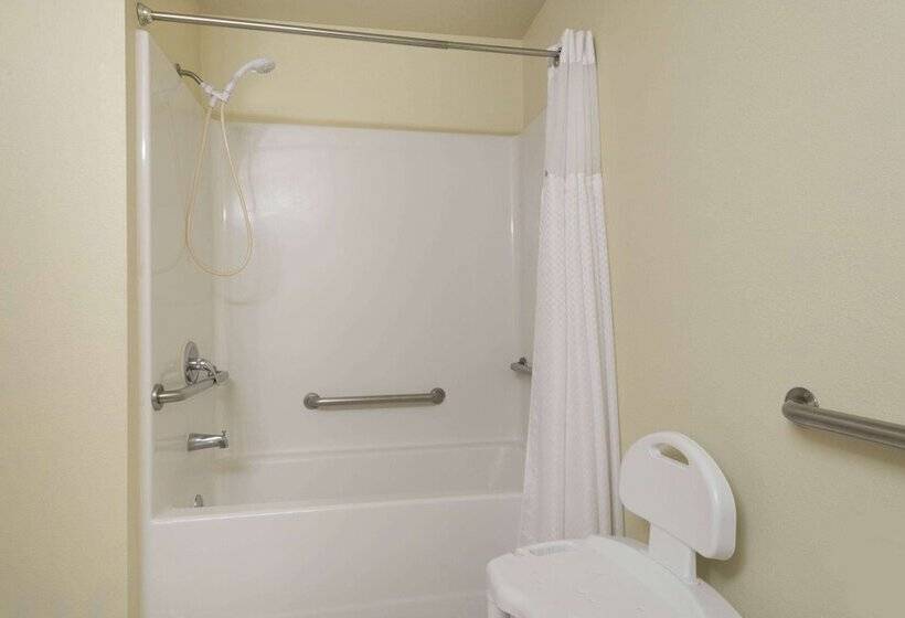 Отель Baymont By Wyndham Noblesville