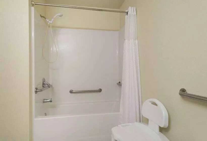 Отель Baymont By Wyndham Noblesville