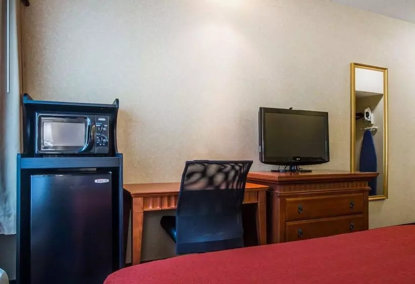 호텔 Econo Lodge Glens Falls Lake George