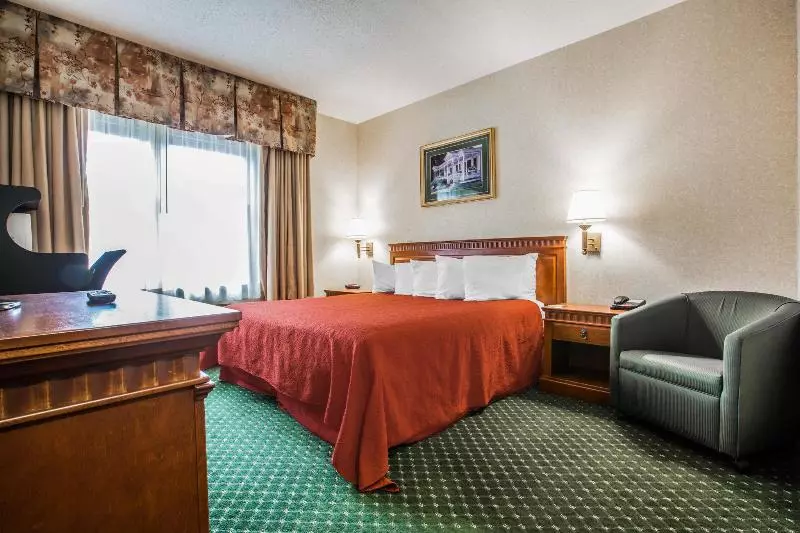 호텔 Econo Lodge Glens Falls Lake George