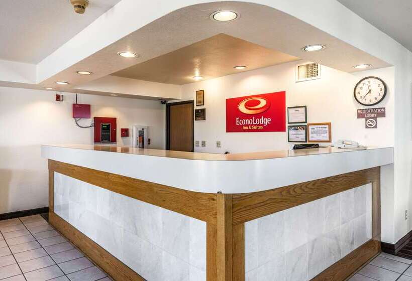 ホテル Econo Lodge Inn & Suites