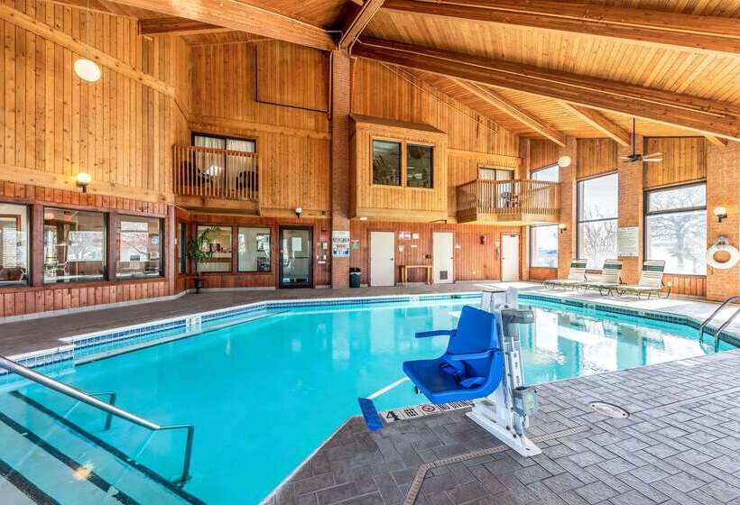 ホテル Econo Lodge Inn & Suites