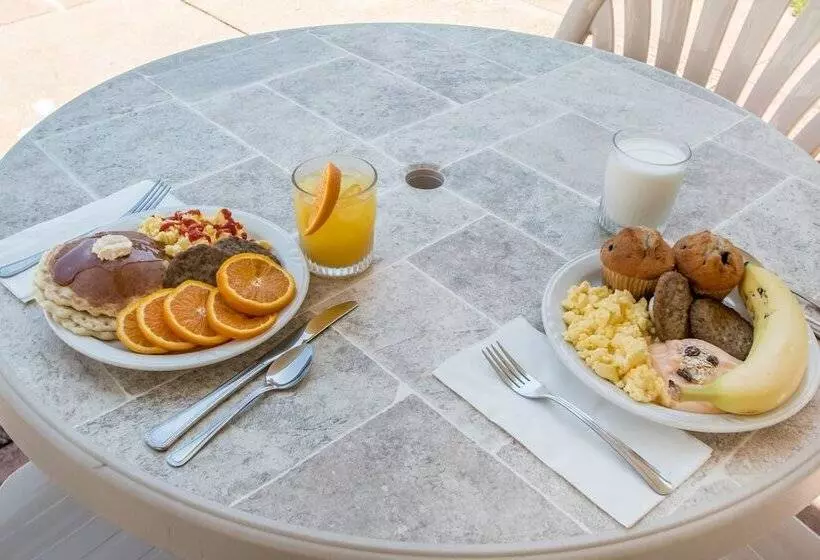 فندق Greenstay Inn & Suites Court View