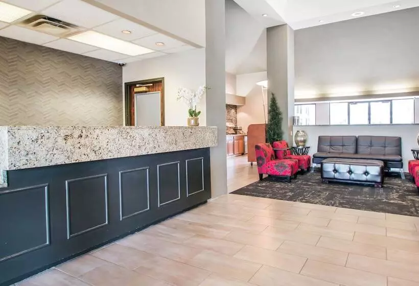 فندق Greenstay Inn & Suites Court View