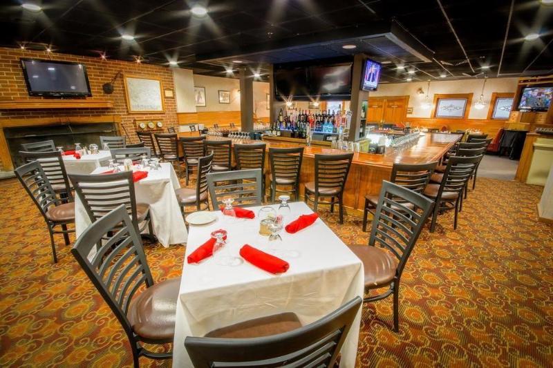 Отель Groton Inn & Suites