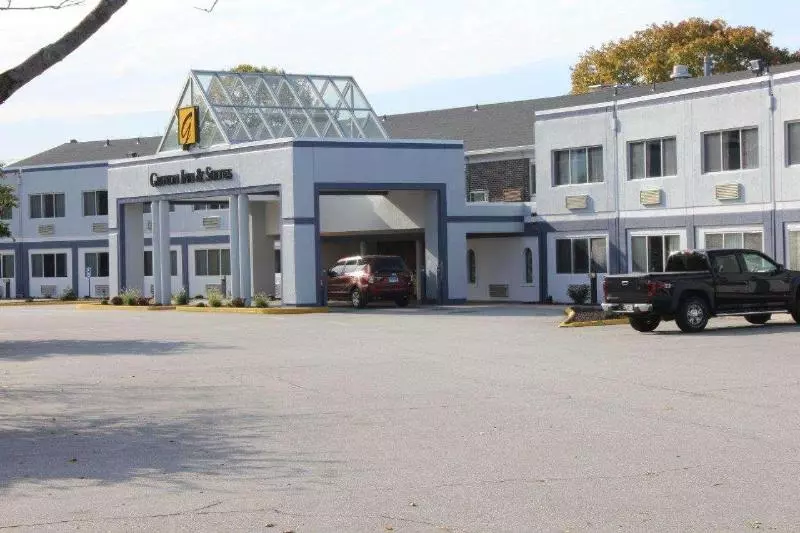 هتل Groton Inn & Suites