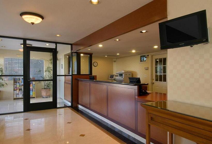 Отель Mariposa Inn