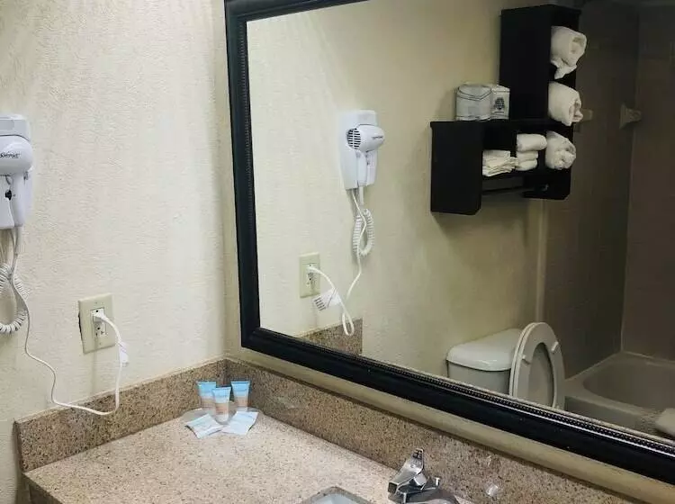 בית מלון כפרי Quail Inn & Suites