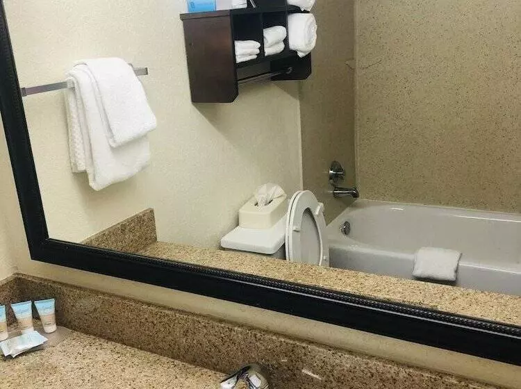 בית מלון כפרי Quail Inn & Suites