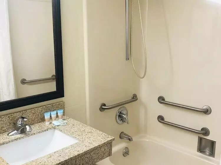 בית מלון כפרי Quail Inn & Suites