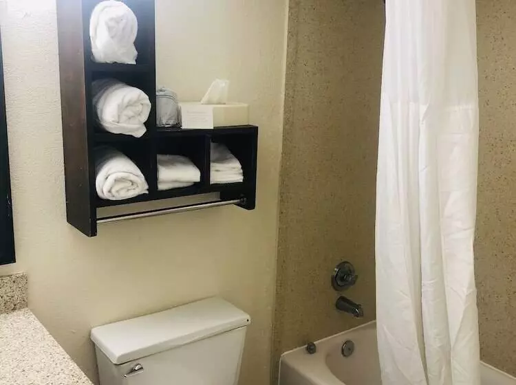 בית מלון כפרי Quail Inn & Suites