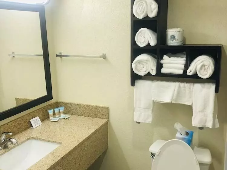 בית מלון כפרי Quail Inn & Suites