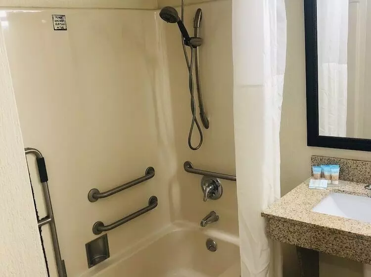 בית מלון כפרי Quail Inn & Suites