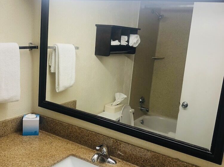 فندق Quail Inn & Suites